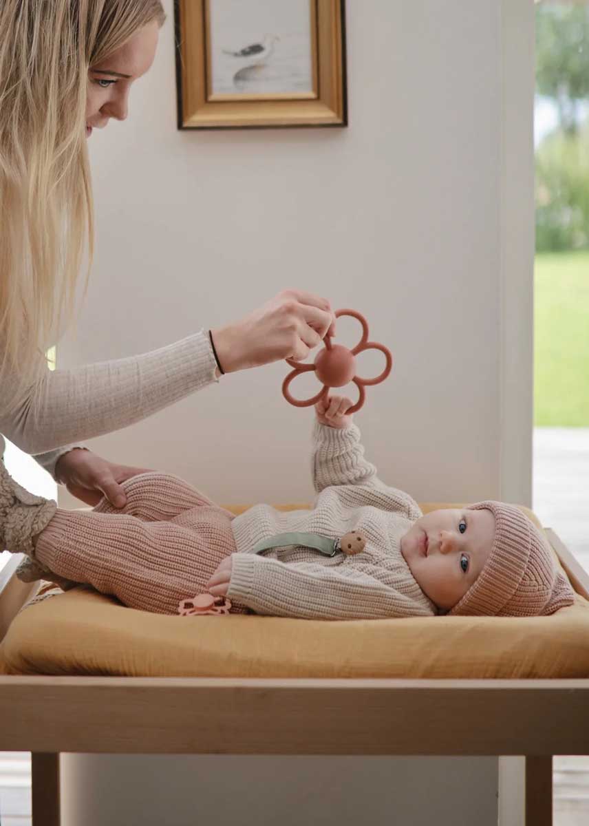 Daisy Rattle Teether - Dusty Rose - Image 3