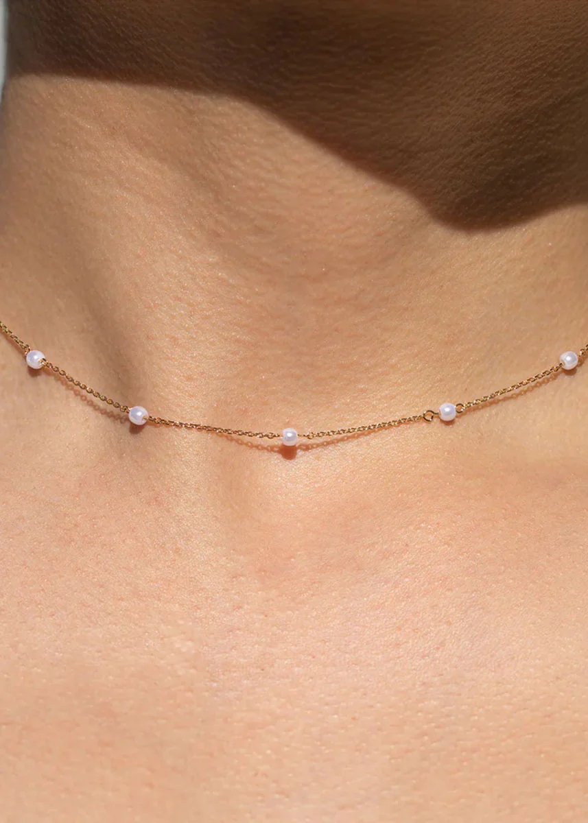 Delicate Pearl Necklace - Gold - Image 2