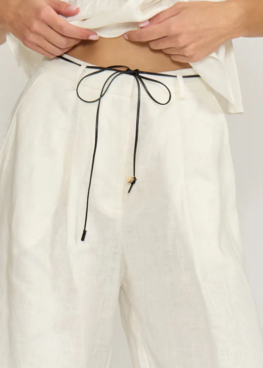 Lottie Relaxed Short - White & Black